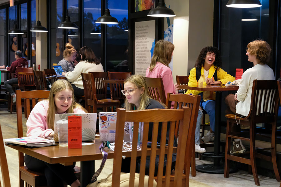 Students hanging out at Common Grounds coffee shop in union