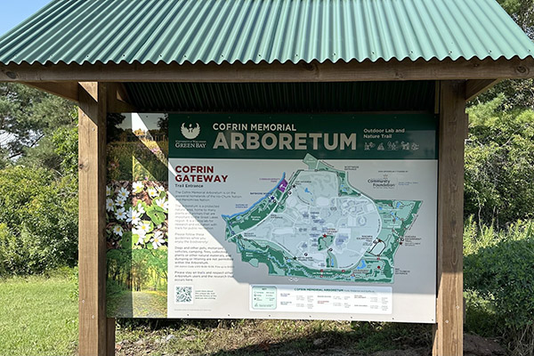 Arboretum trail map signage