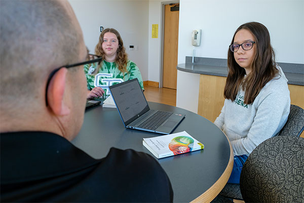 UWGB sustainability minor students in class