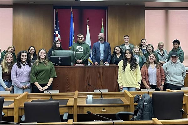 Students at city hall with Mayor