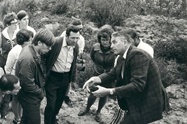 vintage photo of an early UWGB ecology class