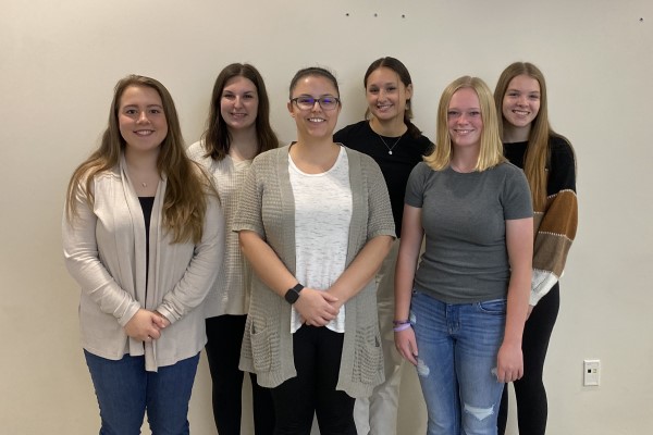 student presenters Dani, Gabrielle, Regin, Taylor, Anna & Lexi