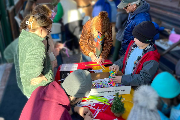 German students at community event